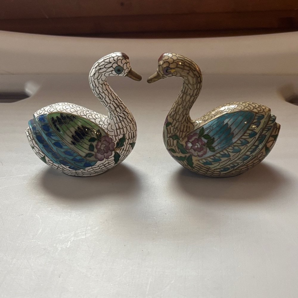Elegant Cloisonné  Love Swan Figurines